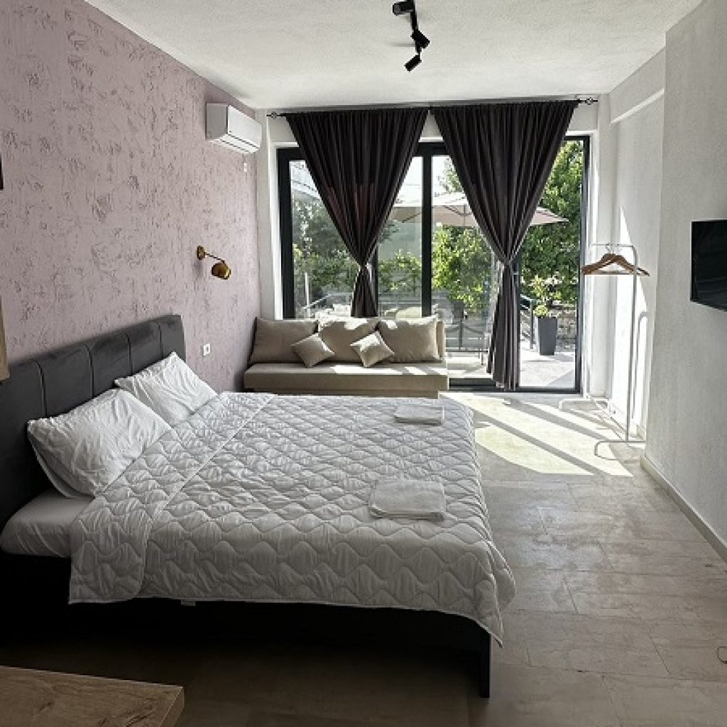 Вила Sunset Studios & Apartment - Полихроно