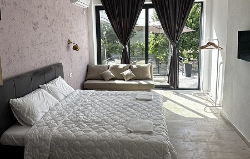 Вила Sunset Studios & Apartment – Полихроно
